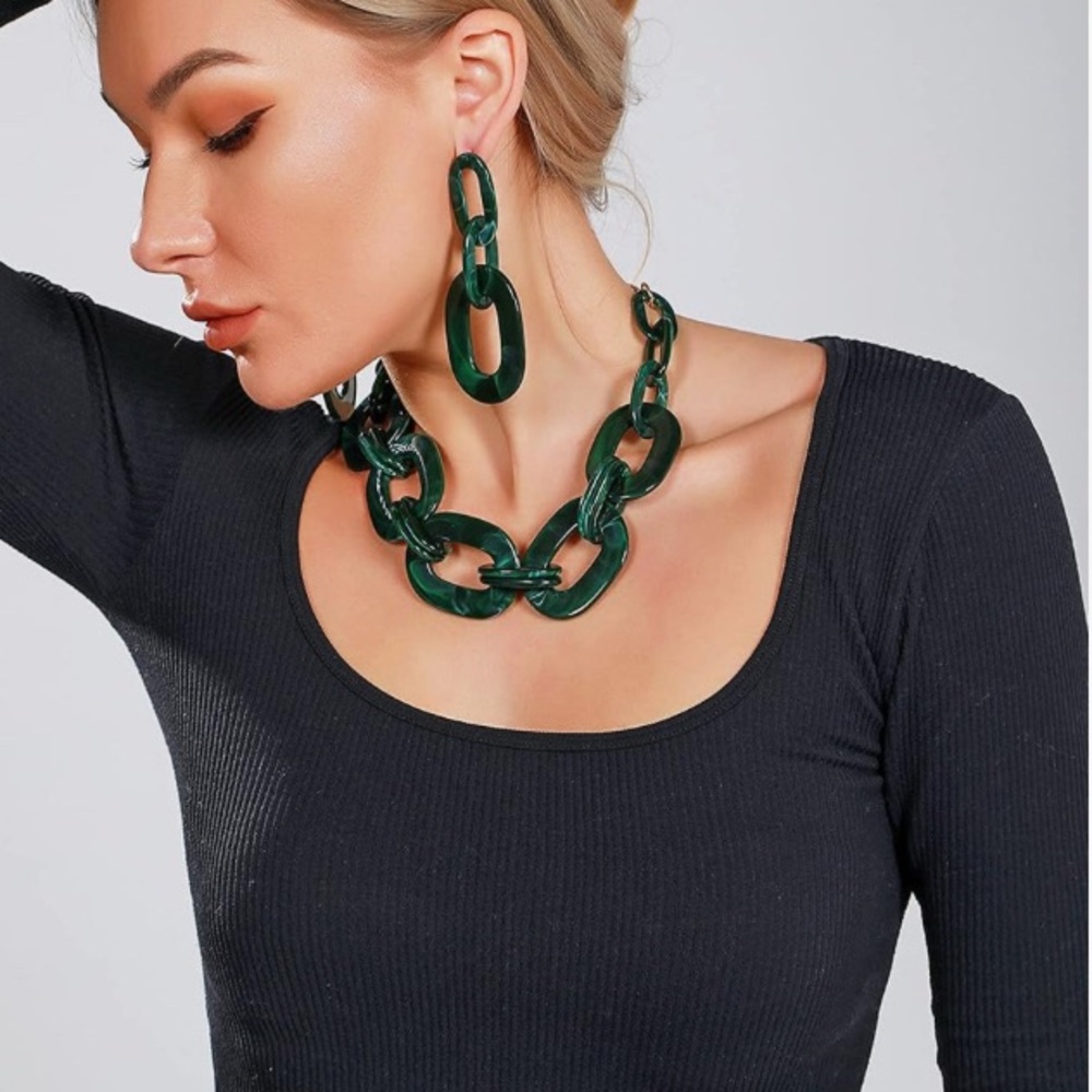 Elegant Green Chain Necklace and Earring Set